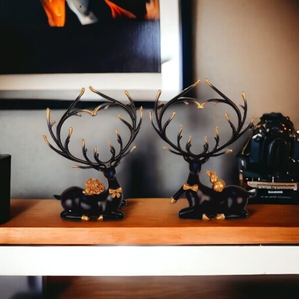 Resin Sitting Swamp Deer Set