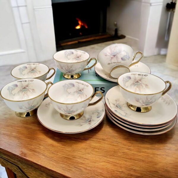 Bone-china-cup-purple flower-set